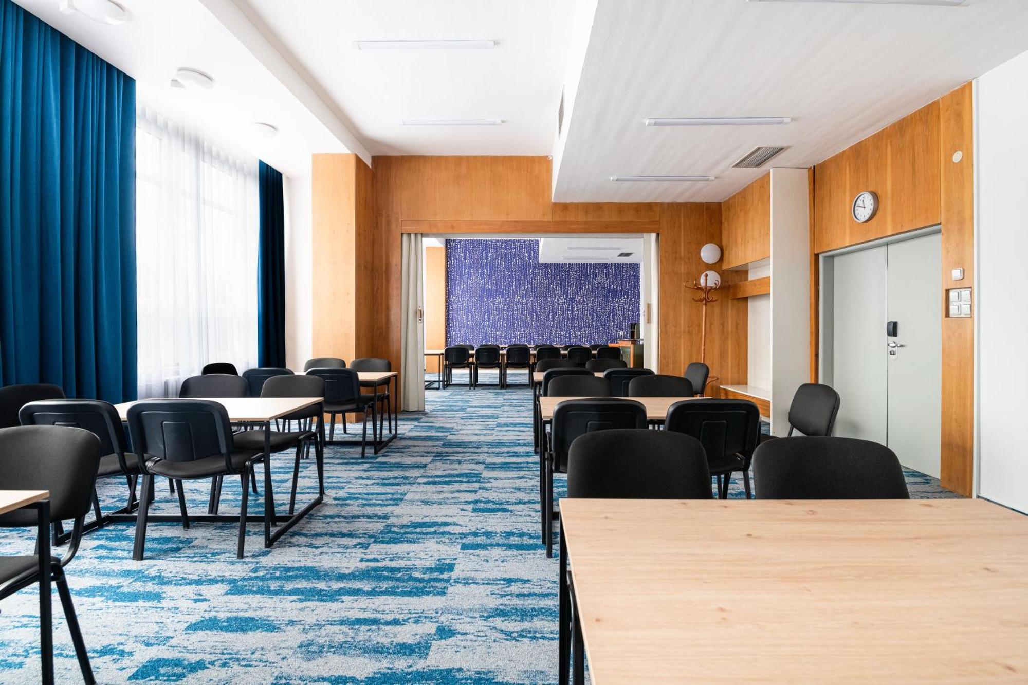 Ibis Styles Relax Roznov Pod Radhostem Hotell Exteriör bild
