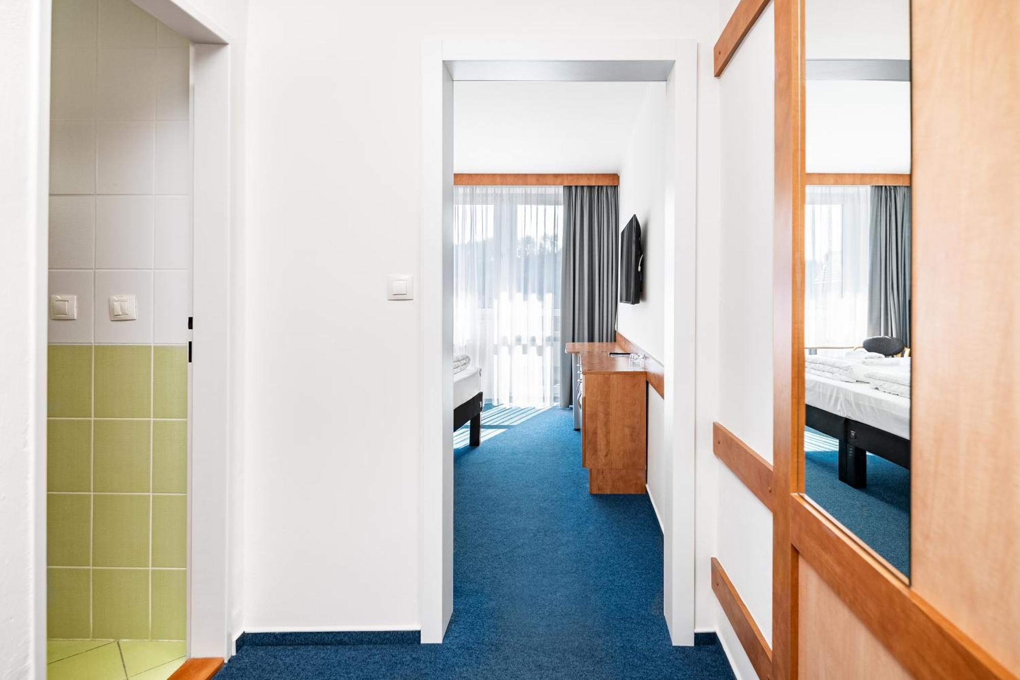 Ibis Styles Relax Roznov Pod Radhostem Hotell Exteriör bild