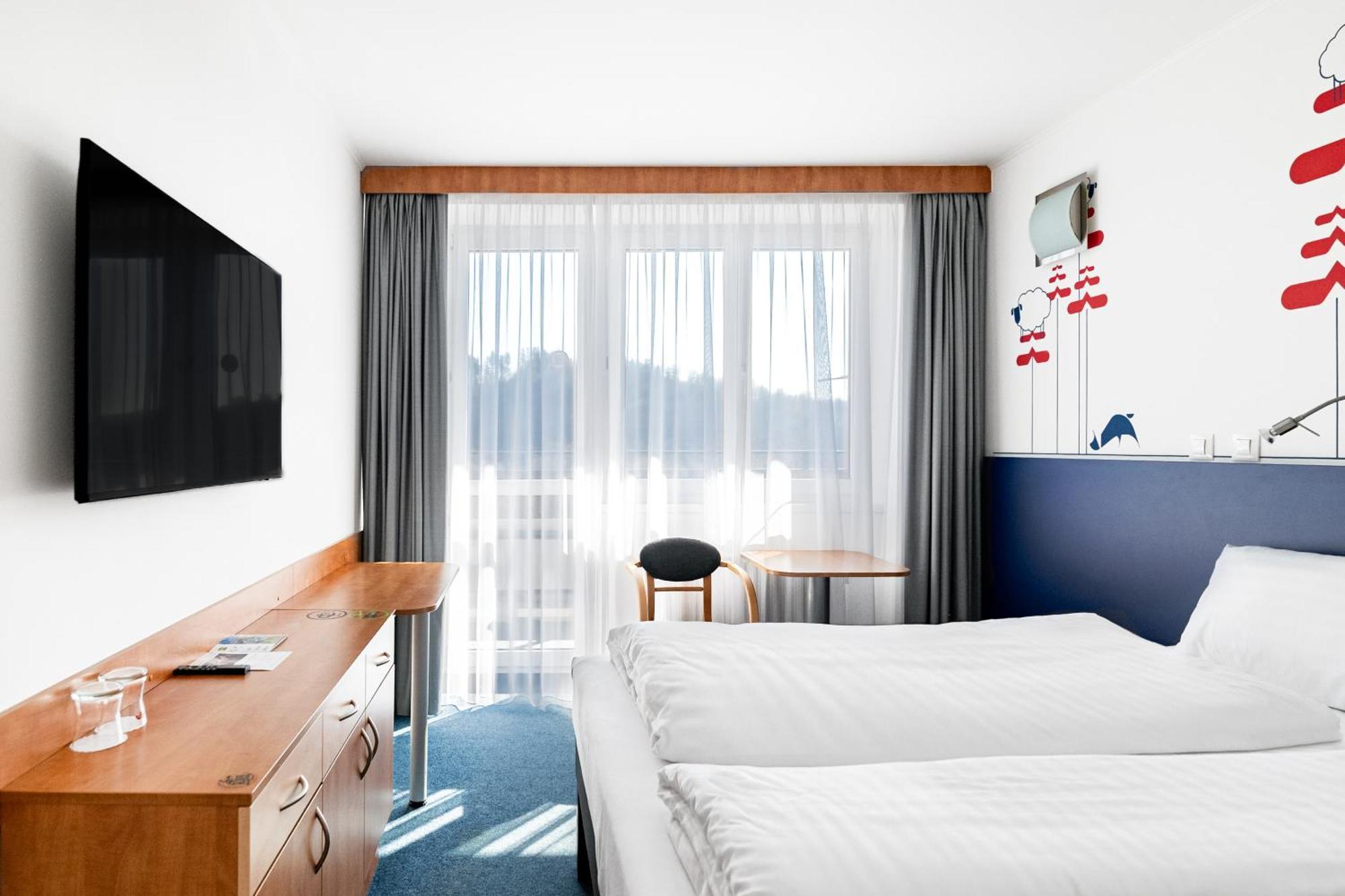 Ibis Styles Relax Roznov Pod Radhostem Hotell Exteriör bild